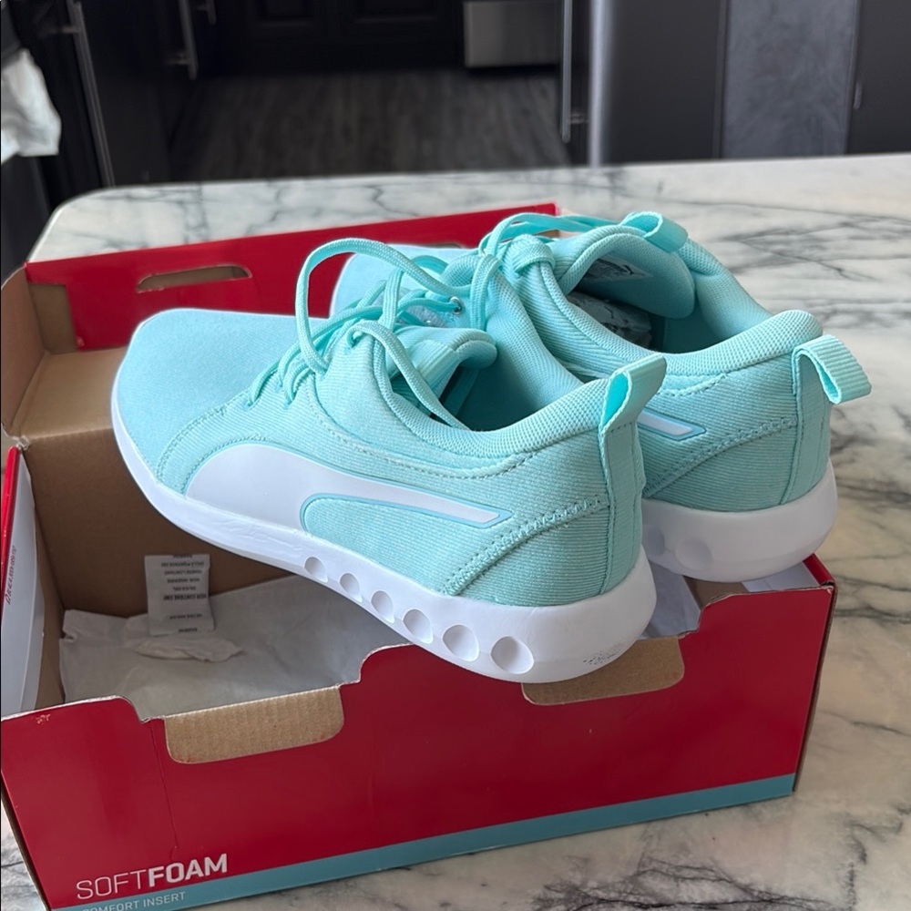 Puma Blue and White Athletic Shoes with Modern Design